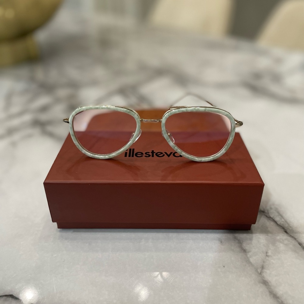 Illesteva sunglasses brand new in box